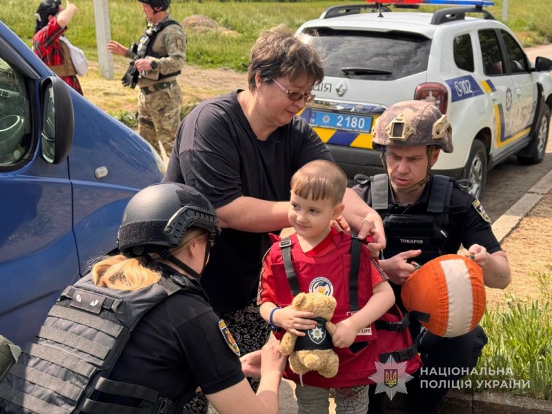 Під час евакуації родини з маленькою дитиною до Запоріжжя впав ударний дрон – подробиці