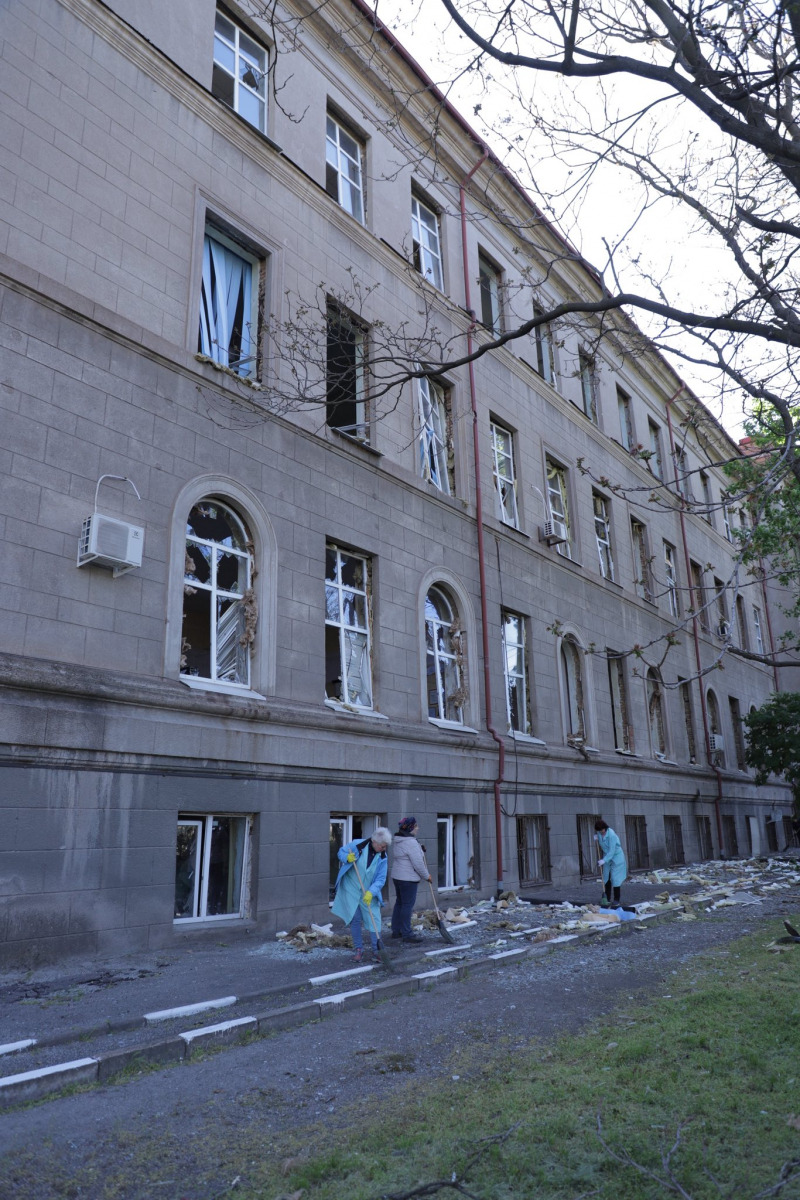 Пошкодили корпуси та аудиторії – у Запоріжжі під час нічної атаки постраждав один із найбільших вишів (фото, відео)