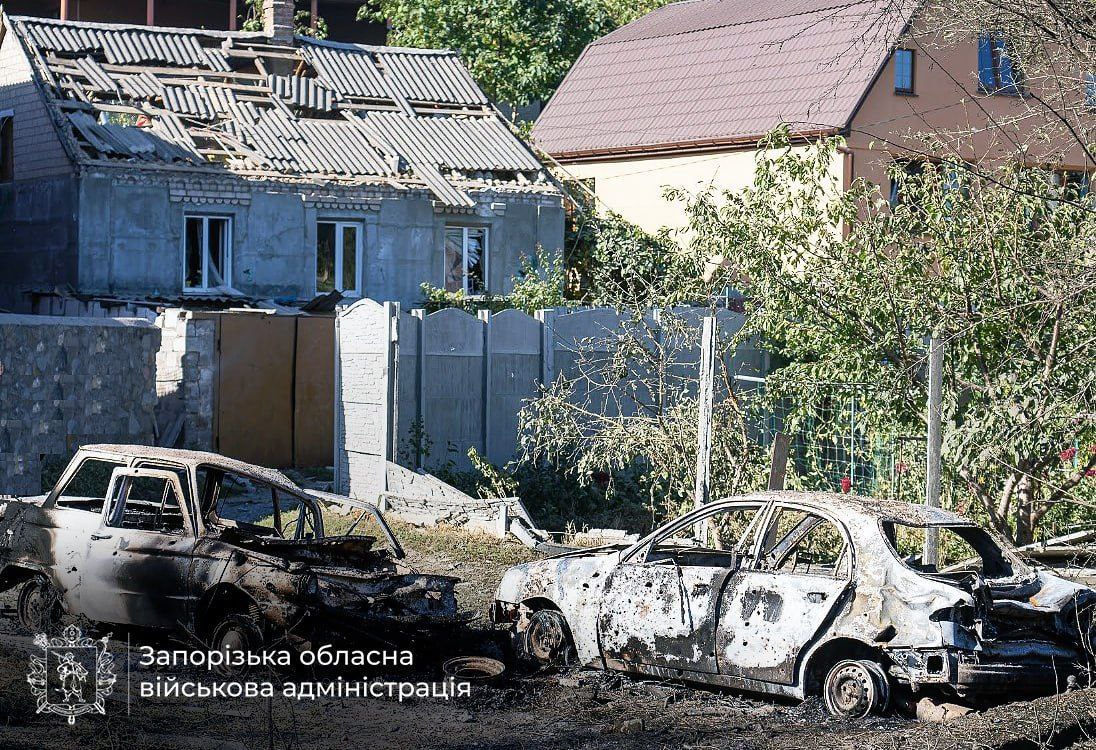 Росіяни двічі атакували прифронтове Приморське дронами – поранені працівники Укрпошти та місцевий мешканець