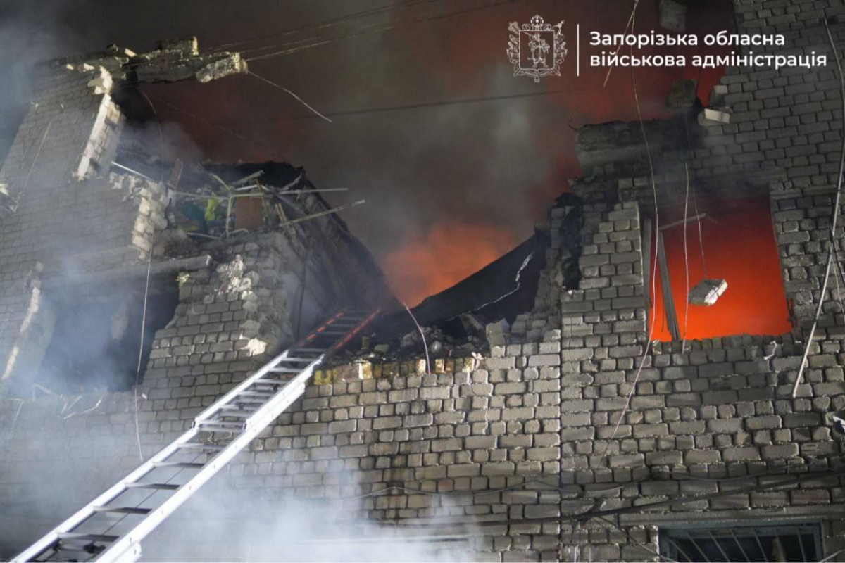 У Запоріжжі внаслідок нічної атаки російських дронів постраждало майже три десятки людей, серед них дитина - подробиці (фото, відео)