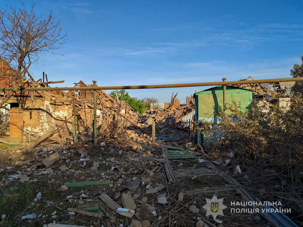 У Запорізькій області ворог полює на цивільні автівки з людьми - поранена людина