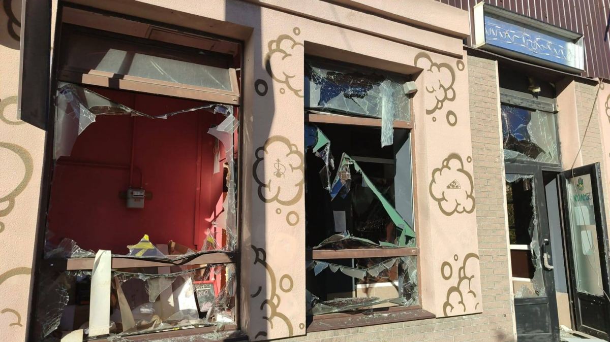 Внаслідок атаки дронами на Запоріжжя постраждав хаб для переселенців та соціальна пральня (фото)