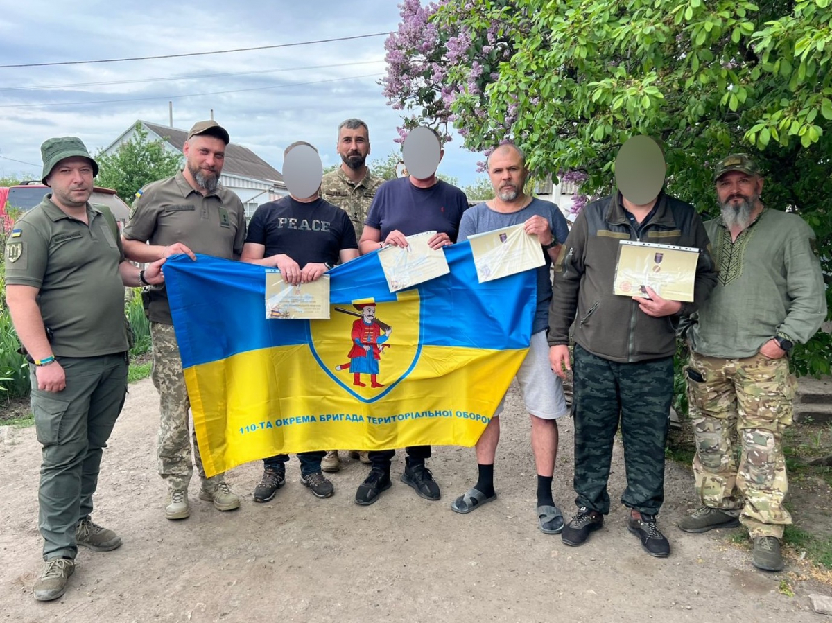 Захисників з Мелітопольського батальйону тероборони нагородили медалями