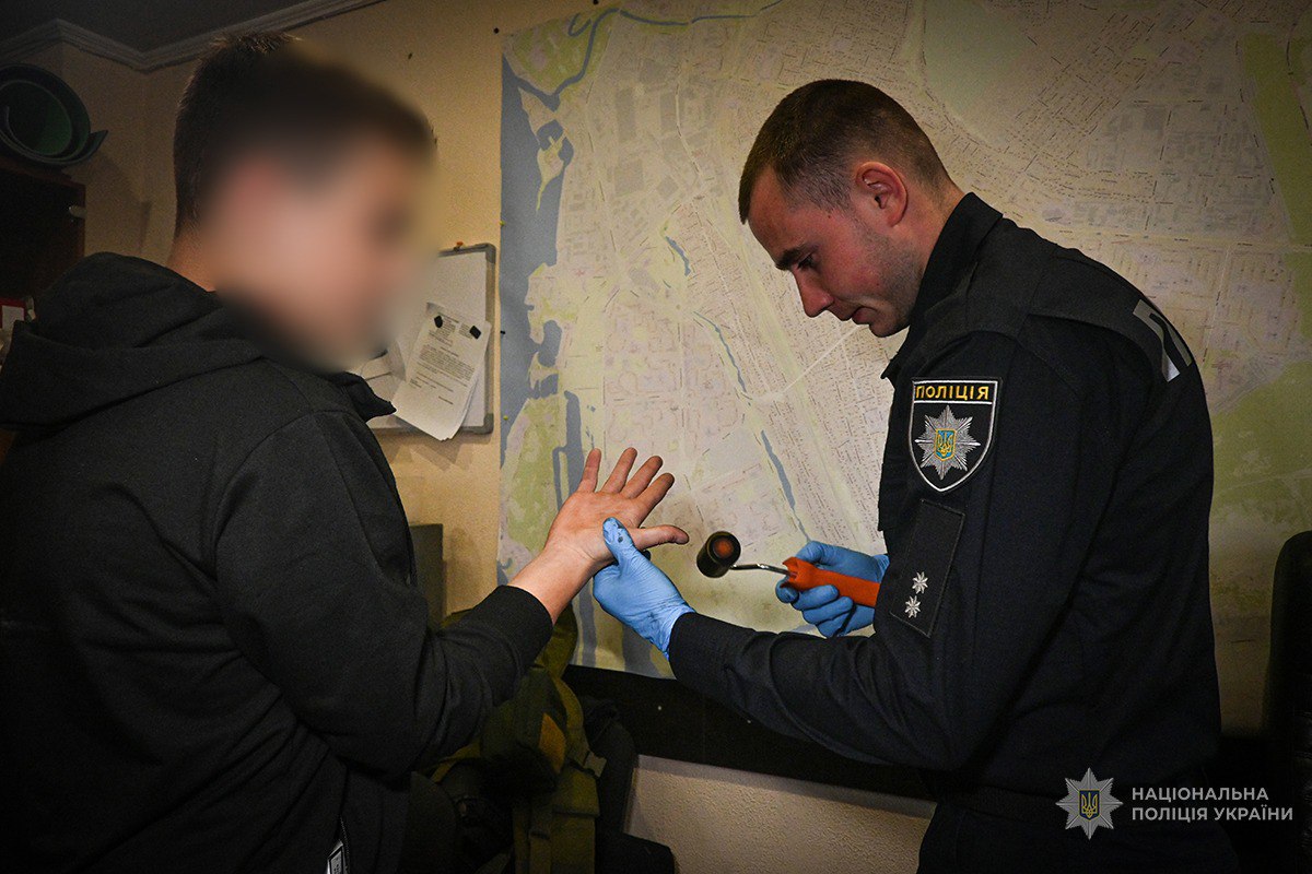 Захотілося розваг - вночі у Запоріжжі неповнолітні студенти викрали машини (фото)
