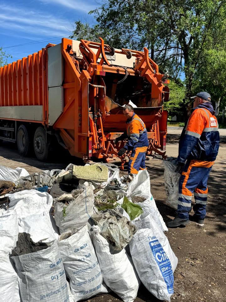 Запоріжці прибрали понад чотири тонни сміття у Хортицькому районі (фото)