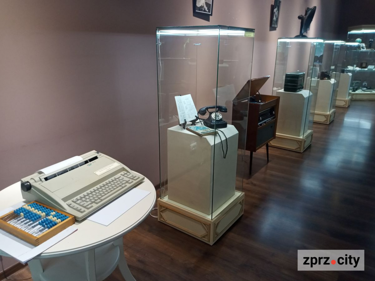 Запорізький музей змінив назву і директора - що там зараз показують