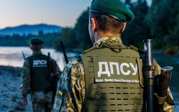 Запропонувала гроші прикордоннику - на Одещині жінка намагалася незаконно переправити запоріжця до Молдови (фото)