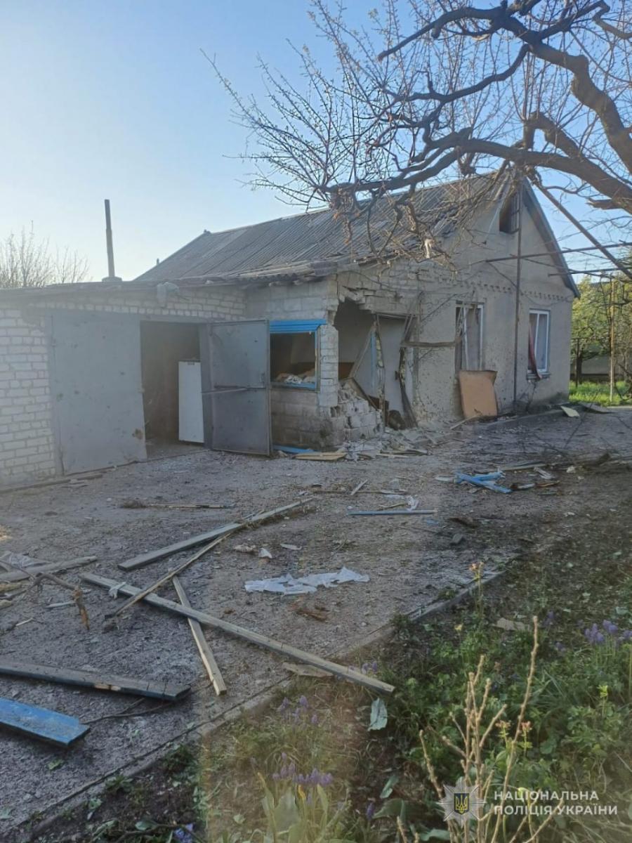 Завдали понад півтисячі ударів - внаслідок ворожих обстрілів Запорізької області виникли масштабні пожежі (фото)
