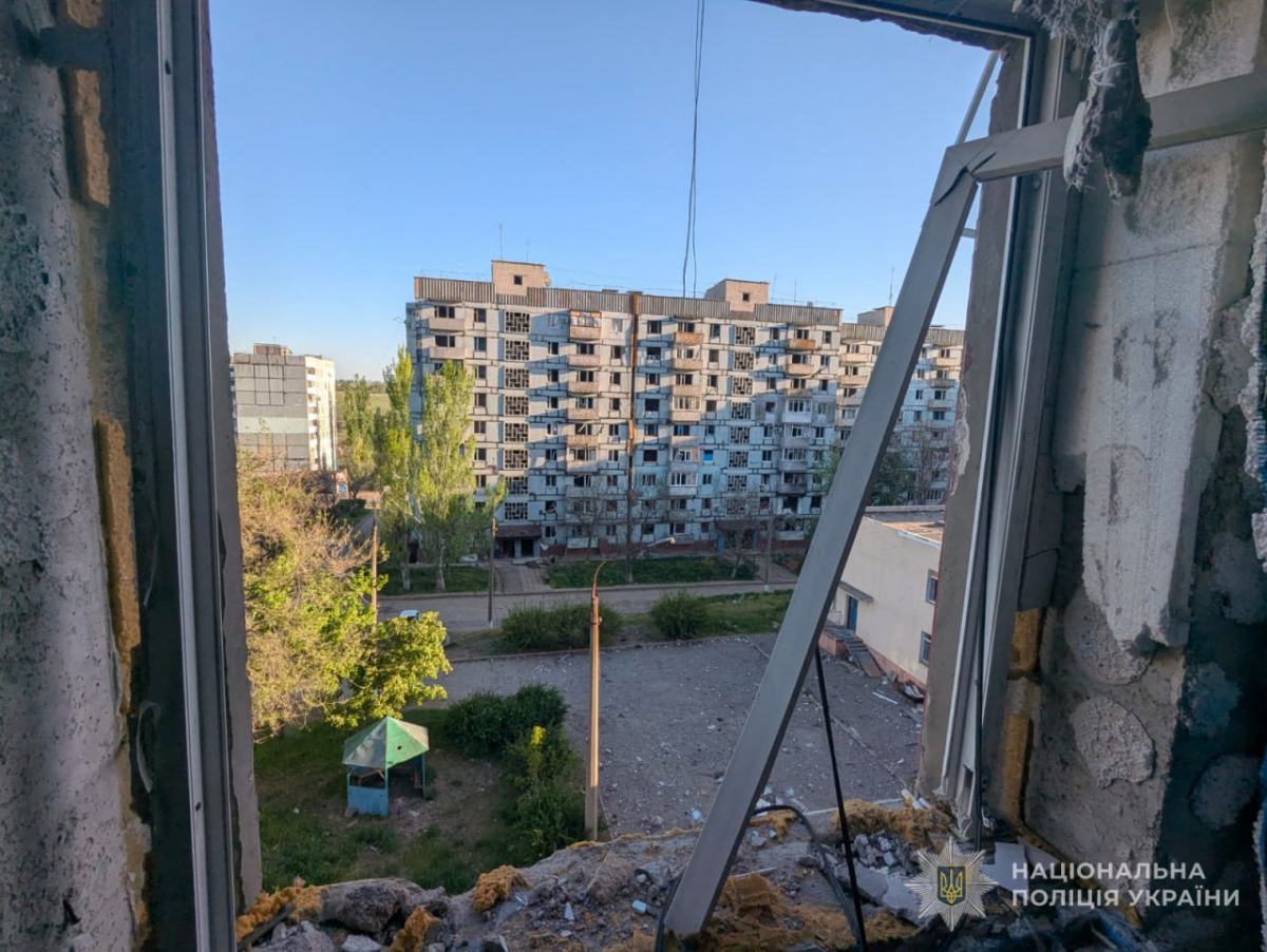 Завдали понад півтисячі ударів - внаслідок ворожих обстрілів Запорізької області виникли масштабні пожежі (фото)