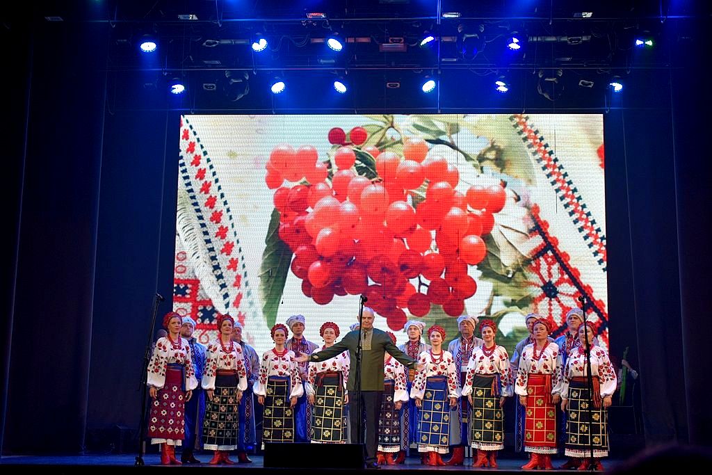 "Жодного повторення, кожен раз - родзинка" - популярний ансамбль зробив запоріжцям святковий вражаючий подарунок