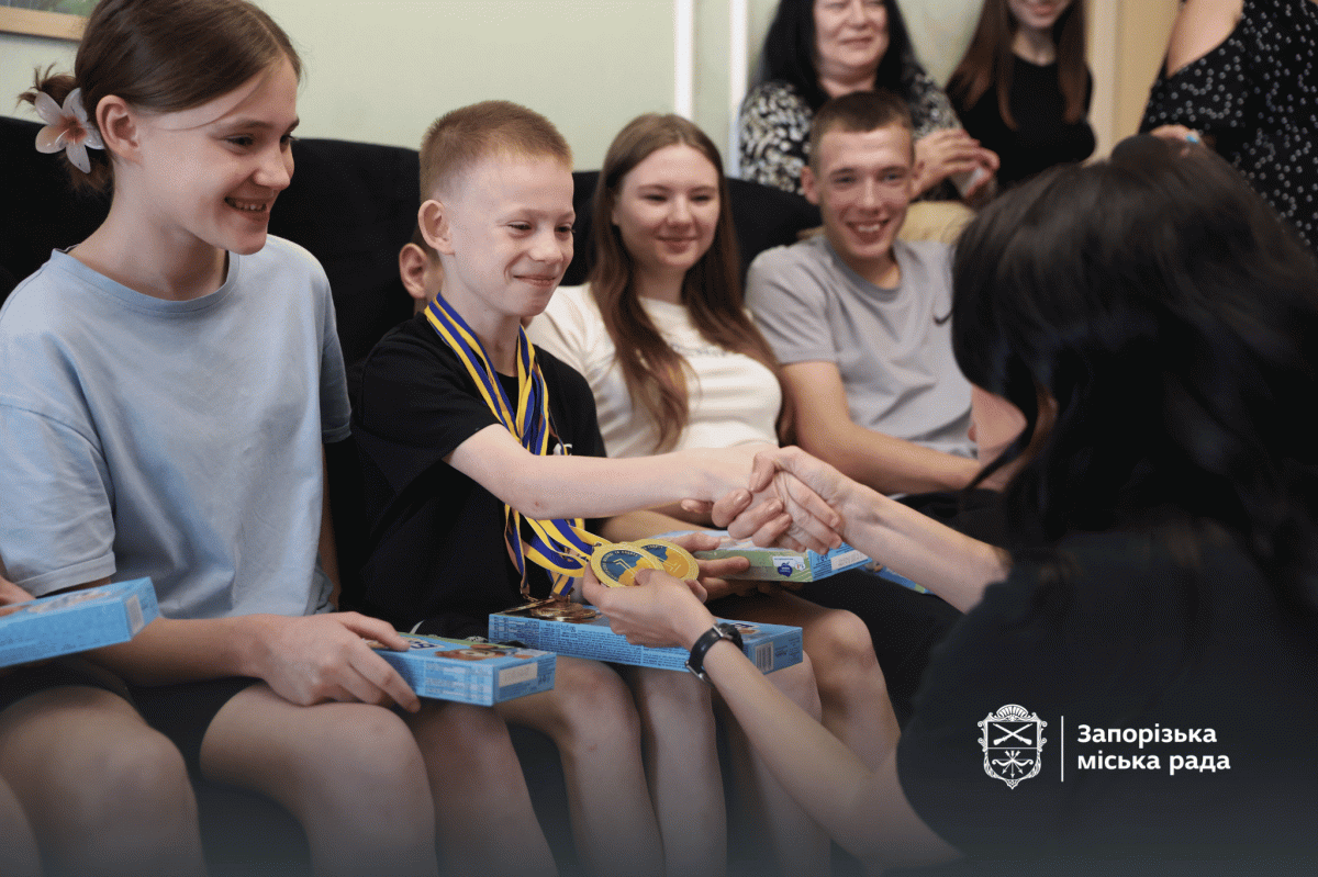 Багатодітна родина, яка евакуювалась з Оріхова, отримала нову оселю у Запоріжжі (фото, відео)