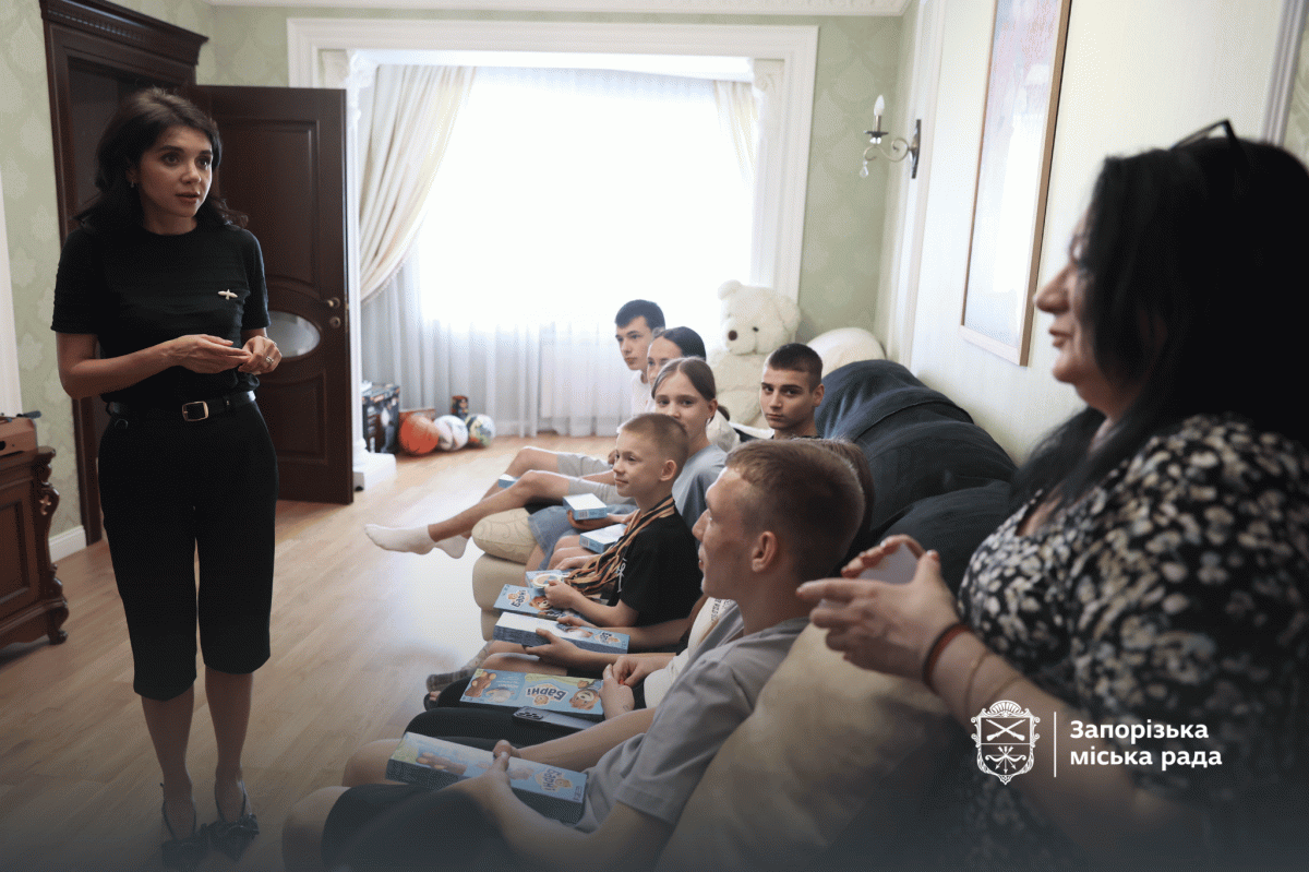 Багатодітна родина, яка евакуювалась з Оріхова, отримала нову оселю у Запоріжжі (фото, відео)