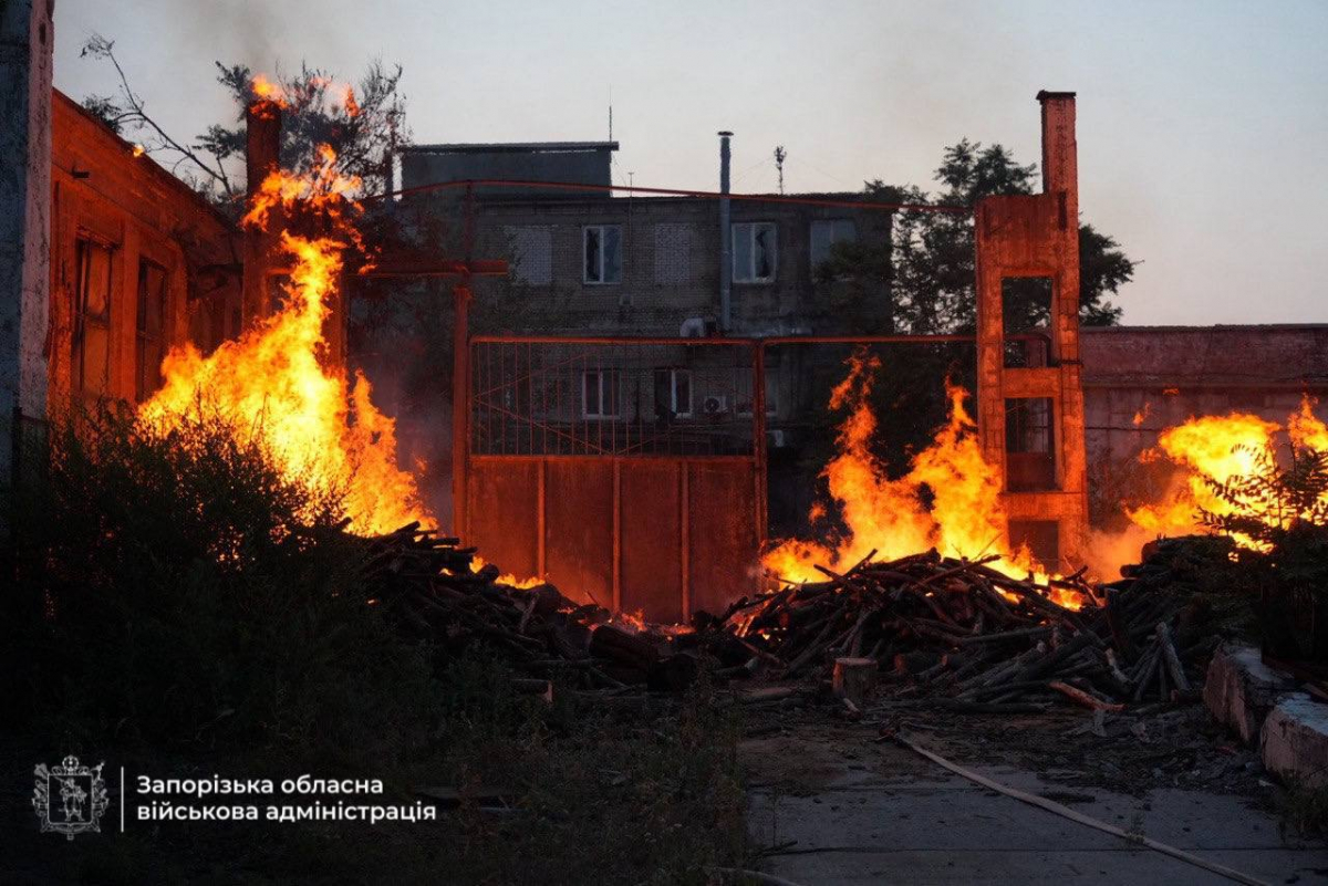 Дрони перетворили ніч на пекло – Запоріжжя атакували шахеди, є постраждалі (фото, відео)