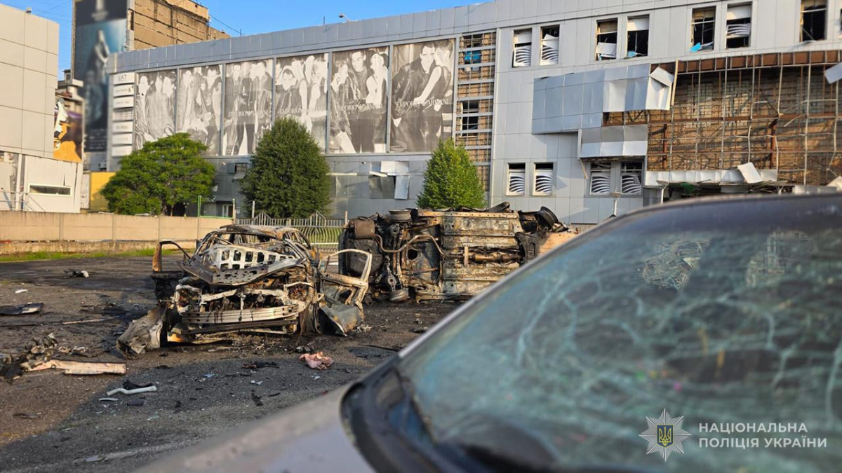 На Запоріжжі внаслідок ворожих атак загинула людина та отримали поранення двоє правоохоронців - подробиці (фото)