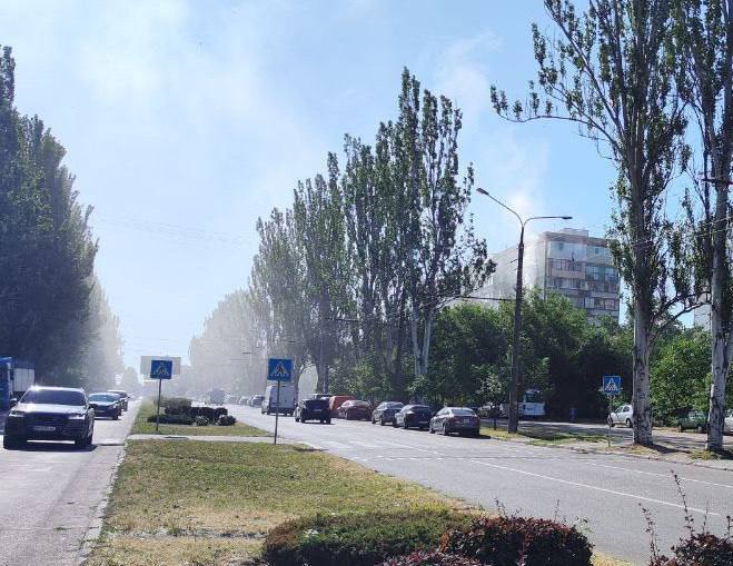Полум'я та дим з вікон - у Запоріжжі під час пожежі люди опинилися в пастці (фото, відео)