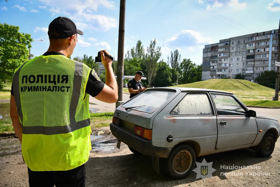 Про угон дізнався від патрульних - у спальному районі Запоріжжя двоє молодиків викрали авто зі стоянки 