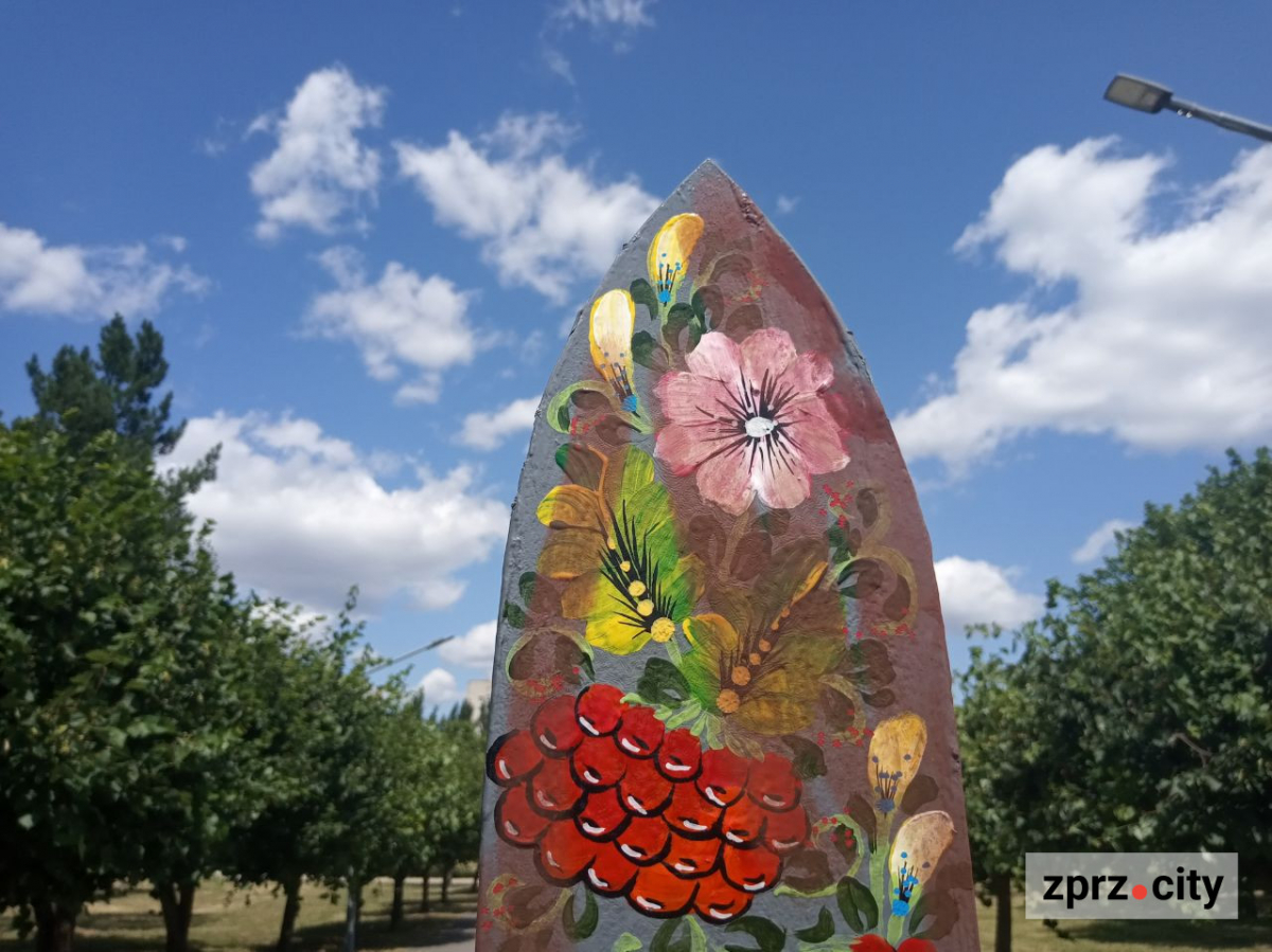 У запорізькому парку відновили фотозону, зіпсовану вандалами - як вона тепер виглядає (фото)