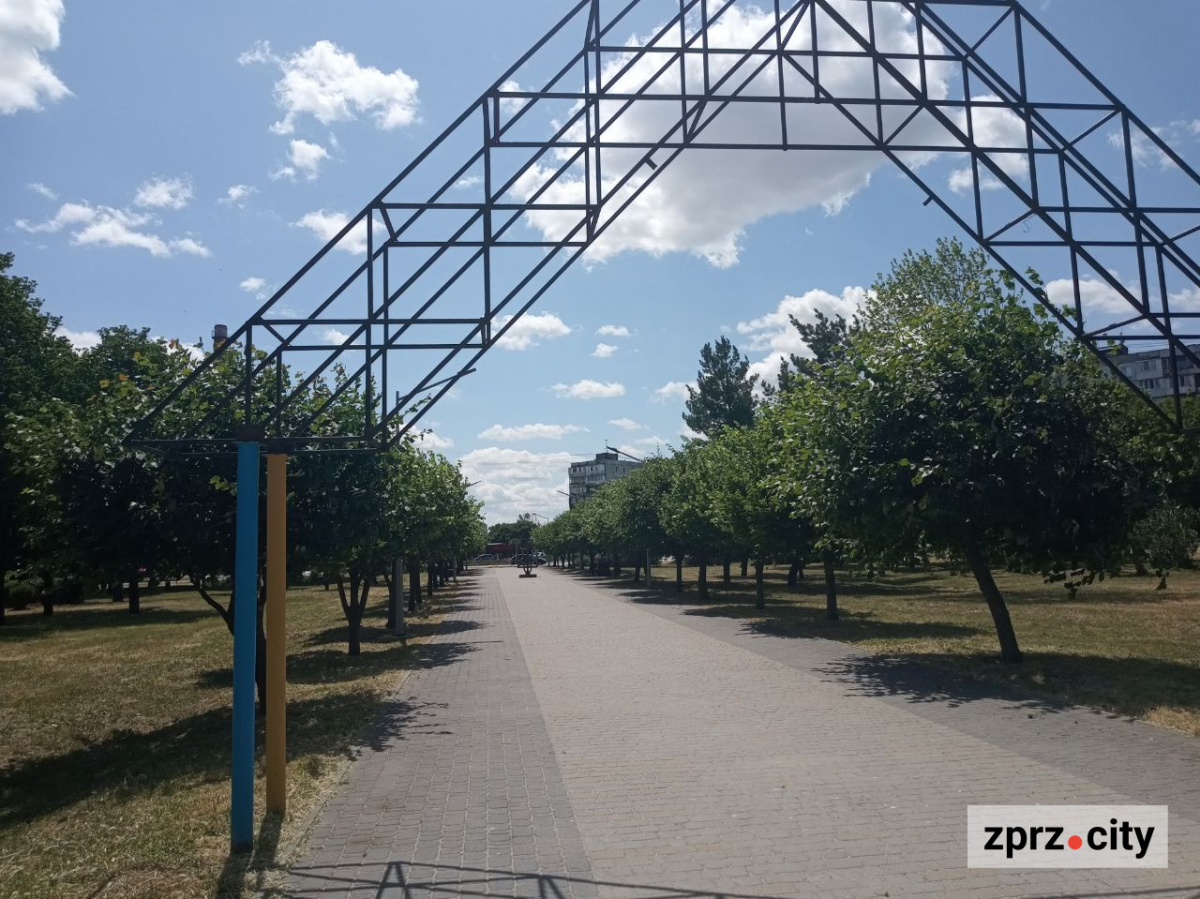 У запорізькому парку відновили фотозону, зіпсовану вандалами - як вона тепер виглядає (фото)