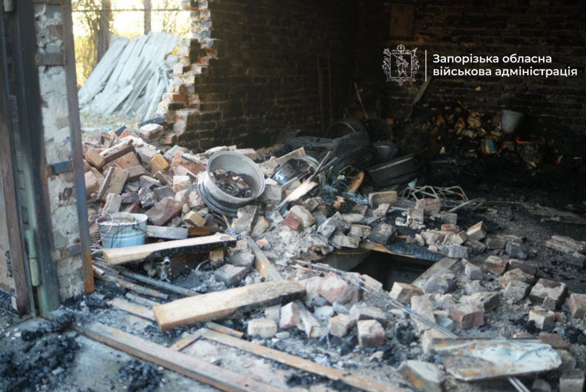 Вогонь та руїни замість тиші - росіяни вночі атакували Запоріжжя безпілотниками (фото, відео)