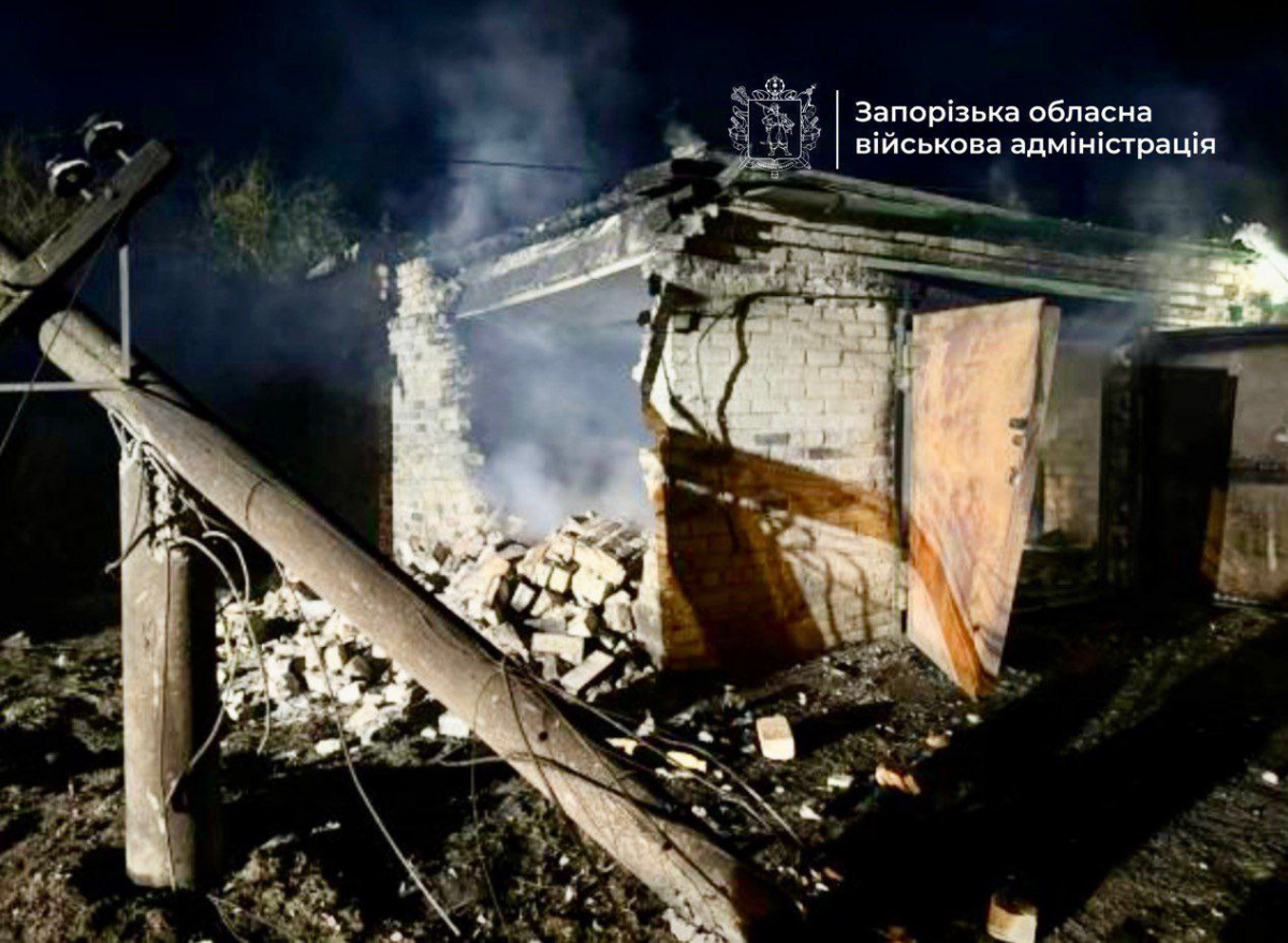 Вогонь та руїни замість тиші - росіяни вночі атакували Запоріжжя безпілотниками (фото, відео)