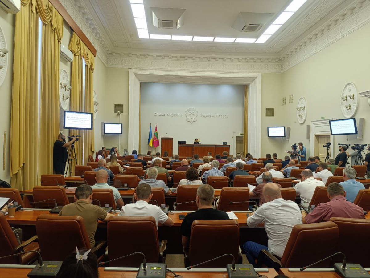 Житло для військових, укриття для школярів і відновлення будинків - як розподілили кошти на сесії Запорізької міськради