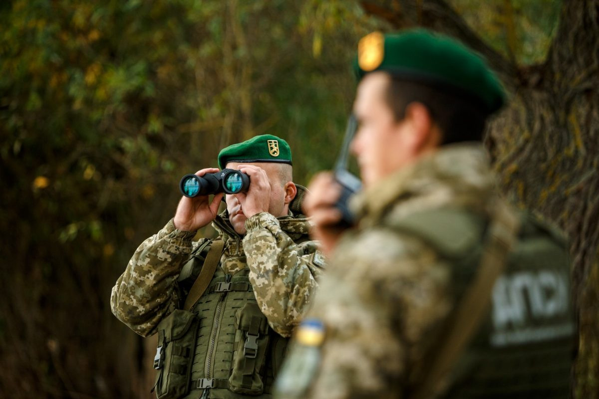 Зупинили біля кордону - мешканець Запорізької області намагався втекти до Угорщини за 10 тисяч доларів (фото)