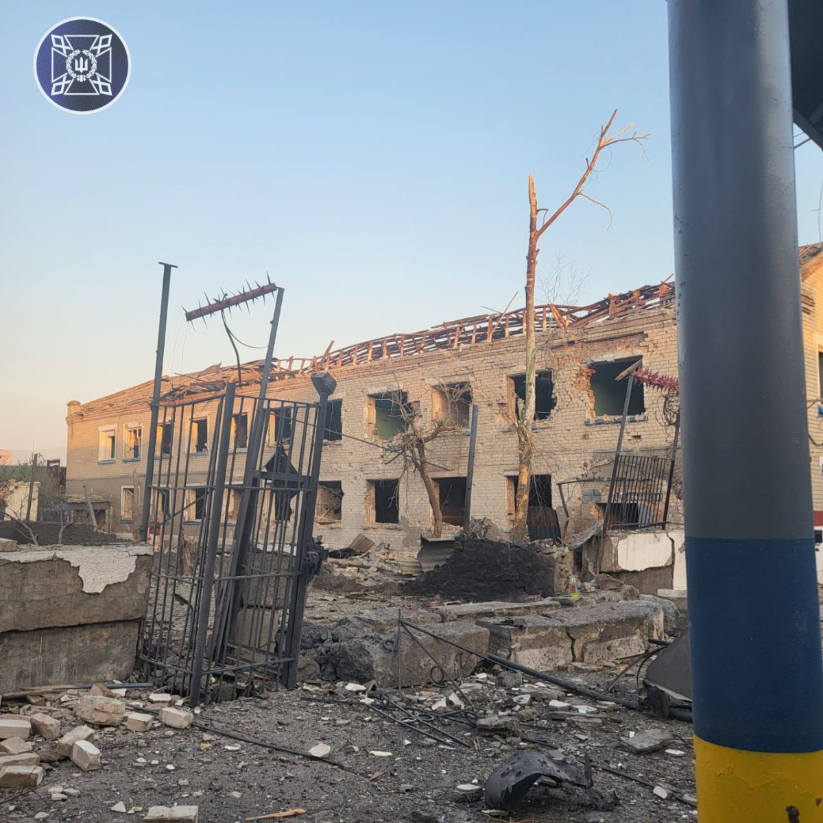 17 загиблих — росіяни вдарили чотирма авіабомбами по Біленьківській виправній колонії (фото, відео)