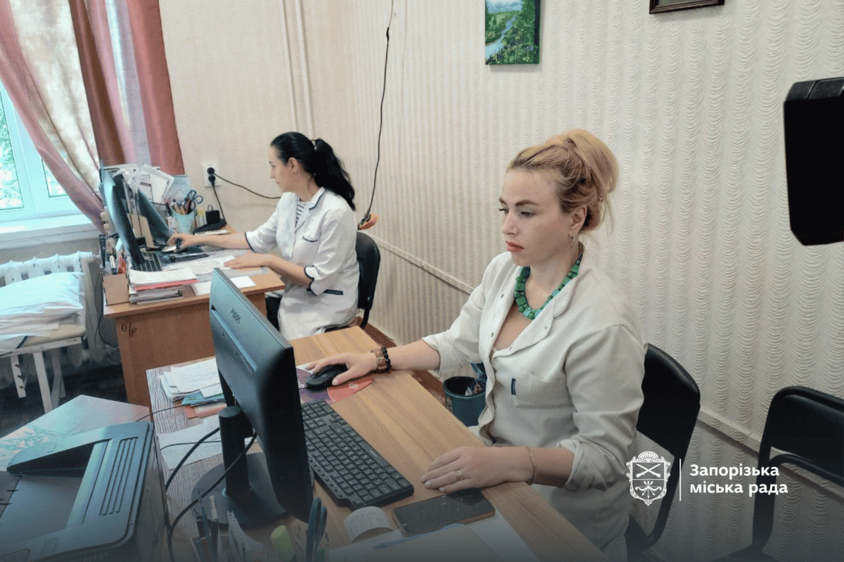 "Багато людей звертаються після обстрілів" - як у  Запоріжжі працює оновлене амбулаторне відділення однієї з лікарень (фото)