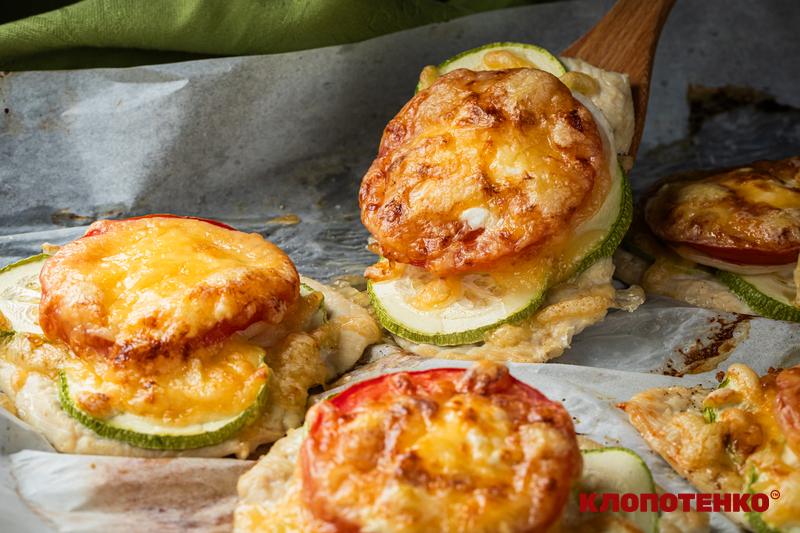 Куряче філе з кабачком у духовці – як приготувати страву (рецепт)