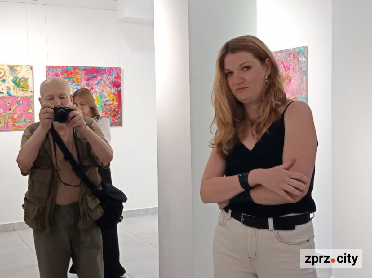 "Можна вийти з легких депресивних настроїв без антидепресантів" - художниця поділилась із запоріжцями власним досвідом і гарними емоціями (фото)