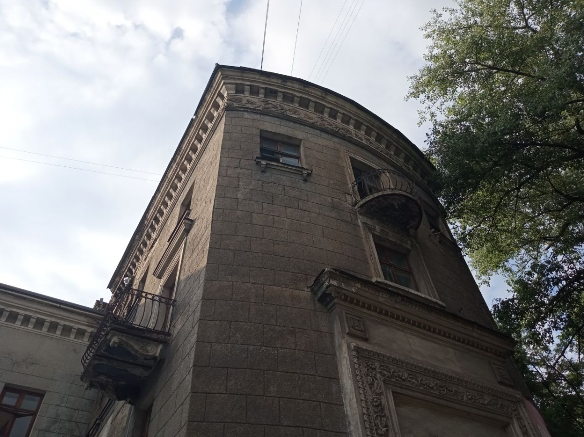 Найвідоміші будинки Запоріжжя - прогуляємось цікавими локаціями міста (фото)