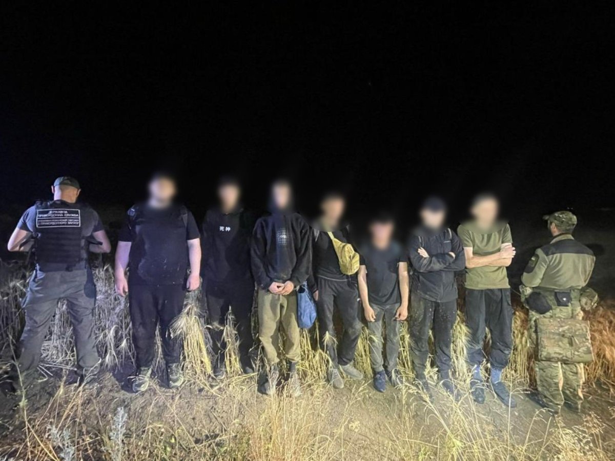 Намагалися переправитися в Молдову - сімох чоловіків, серед яких і запоріжець, затримали на Одещині (фото)