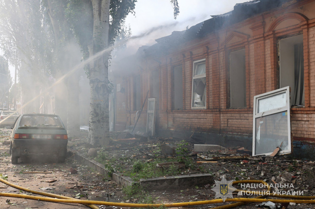 "Сусідів забрали до лікарні" - постраждалі розповіли, як пережили удар дронів по Запоріжжю (фото, відео)