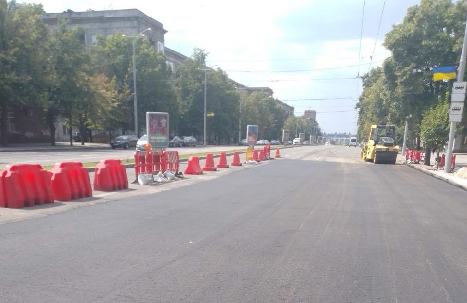 Таємнича знахідка вплинула на строки - у Запоріжжі два тижні ремонтували комунікації, які постраждали внаслідок обстрілу (фото)