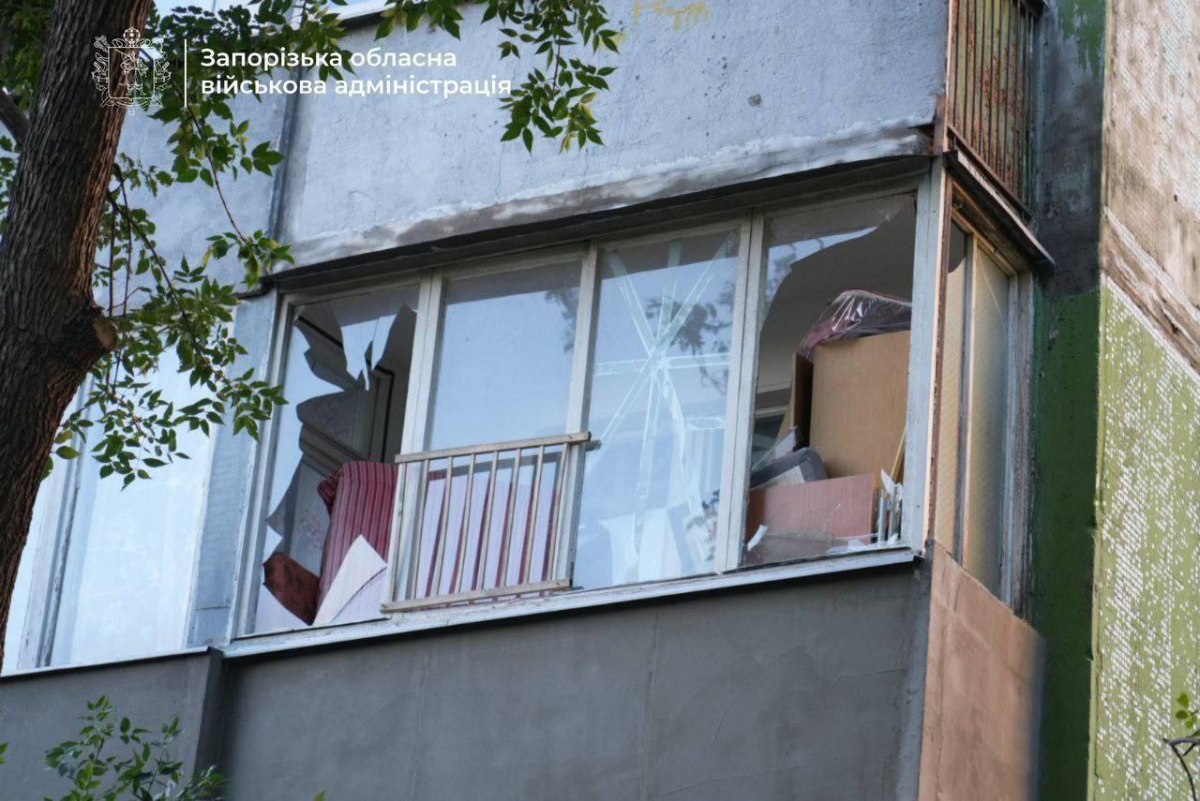Три жінки постраждали — ворог масовано вдарив по Запорізькій області дронами та "градами" (фото)