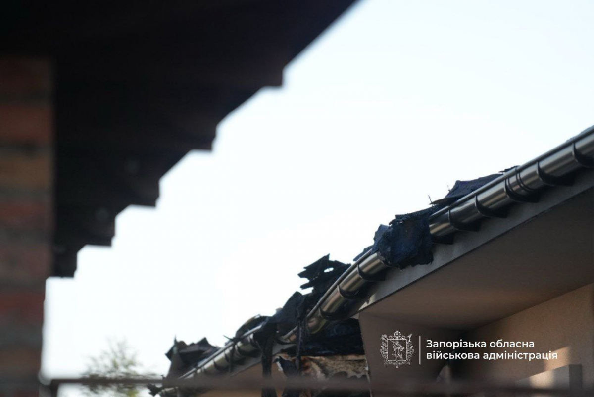 Три жінки постраждали — ворог масовано вдарив по Запорізькій області дронами та "градами" (фото)