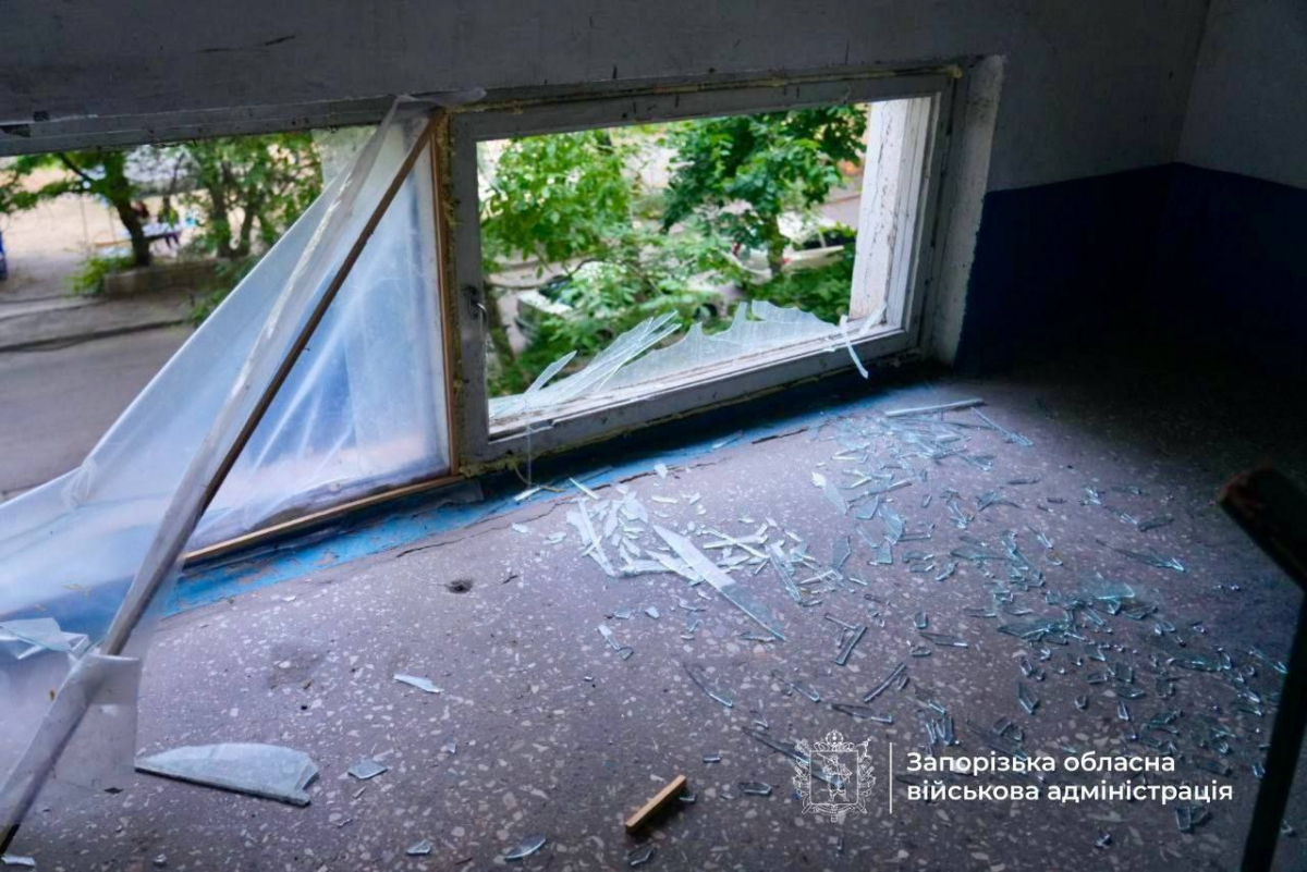 Три жінки постраждали — ворог масовано вдарив по Запорізькій області дронами та "градами" (фото)