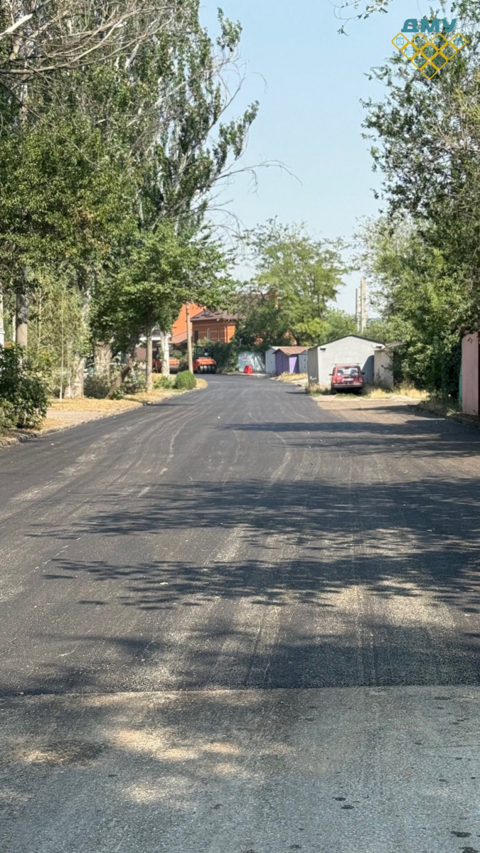 У Комунарському районі оновлюють асфальт на дорогах – де саме (фото)