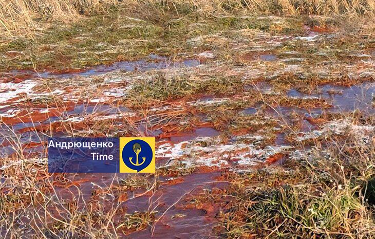 Вода у річці почервоніла - у Запорізькій області окупанти спричинили чергову екологічну катастрофу