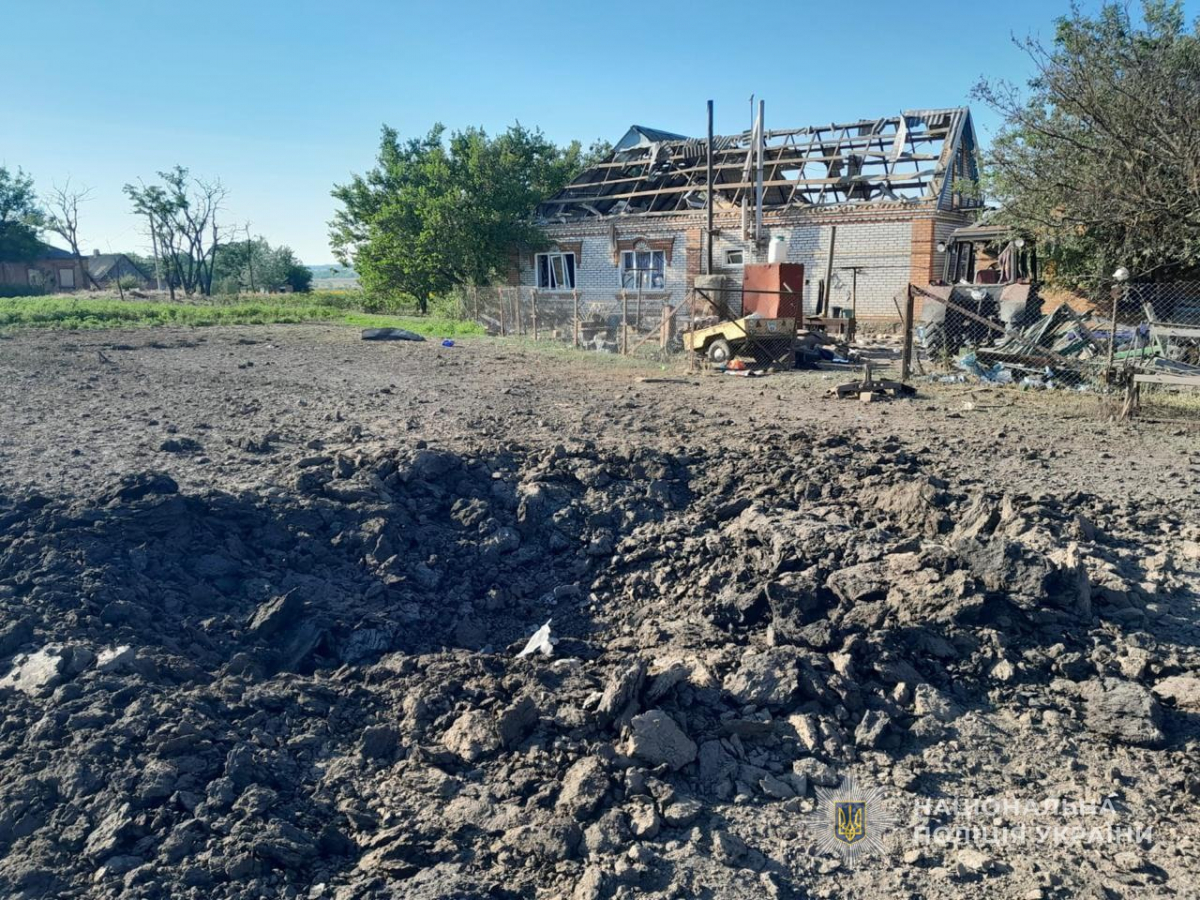 Водій дивом встиг вистрибнути з авто - ворог полює на мирних людей у Запорізькій області, є поранені