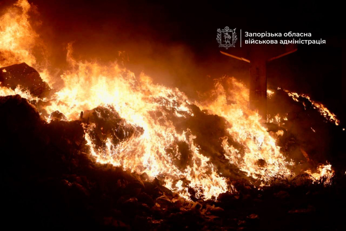 Завдали чотири удари - внаслідок нічного обстрілу росіян Запоріжжя та Запорізького району пошкоджено будинки та підприємство (фото, відео)