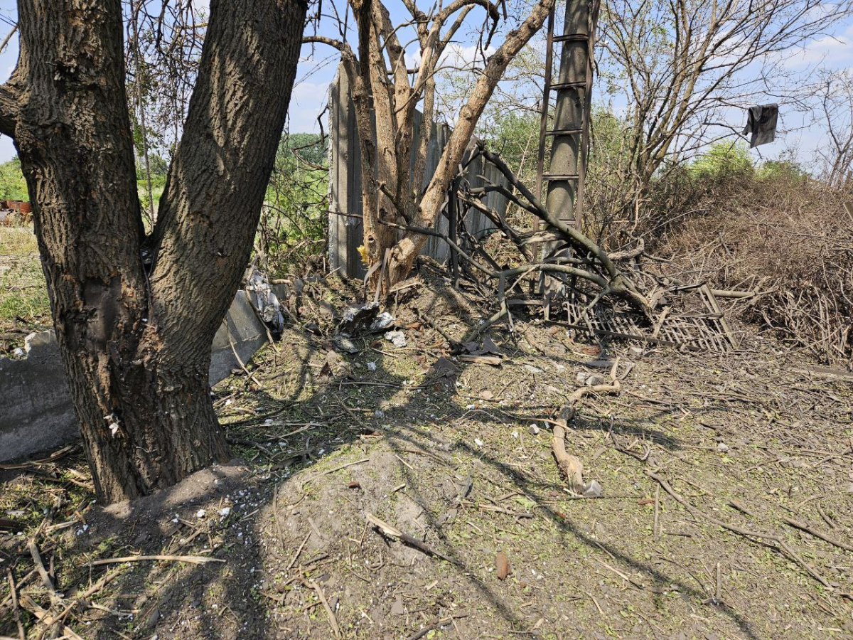 Згарище, вирви та уламки - що виявили екологи на місцях "прильотів" у Біленьківській громаді (фото)