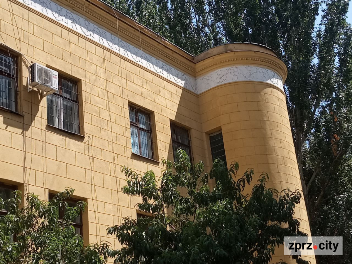 Архітектура, як у древньому світі, та інстаграмне місце - у Шостому селищі Запоріжжя можна побачити незвичайні будинки (фото)