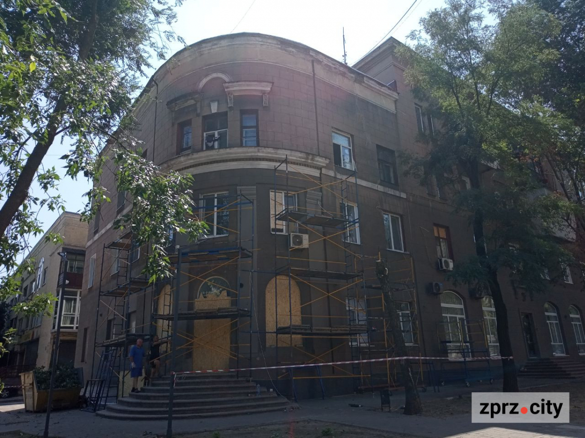 Архітектура, як у древньому світі, та інстаграмне місце - у Шостому селищі Запоріжжя можна побачити незвичайні будинки (фото)