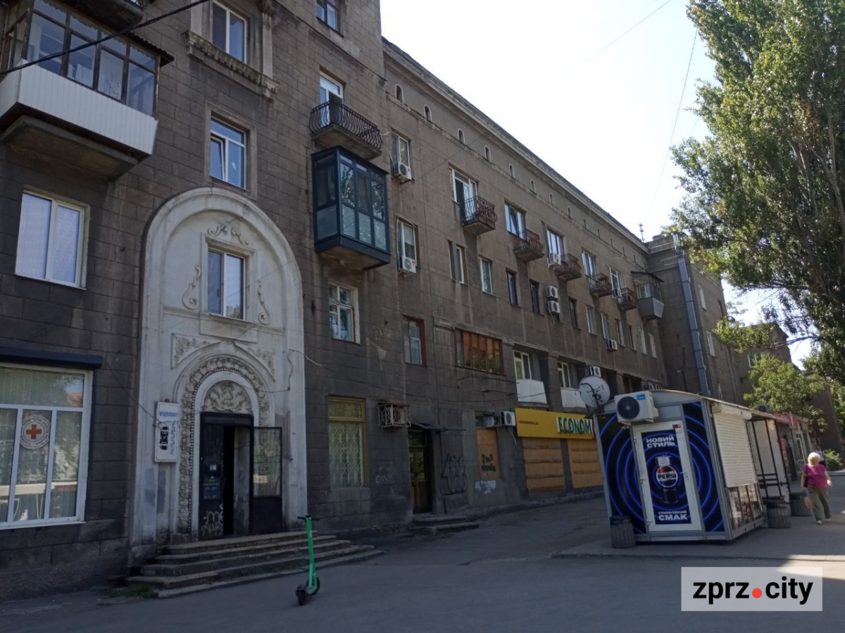 Архітектура, як у древньому світі, та інстаграмне місце - у Шостому селищі Запоріжжя можна побачити незвичайні будинки (фото)