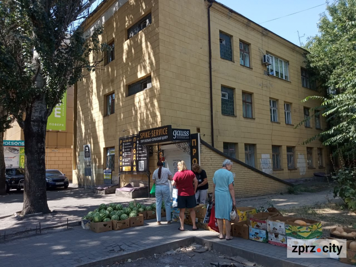 Архітектура, як у древньому світі, та інстаграмне місце - у Шостому селищі Запоріжжя можна побачити незвичайні будинки (фото)