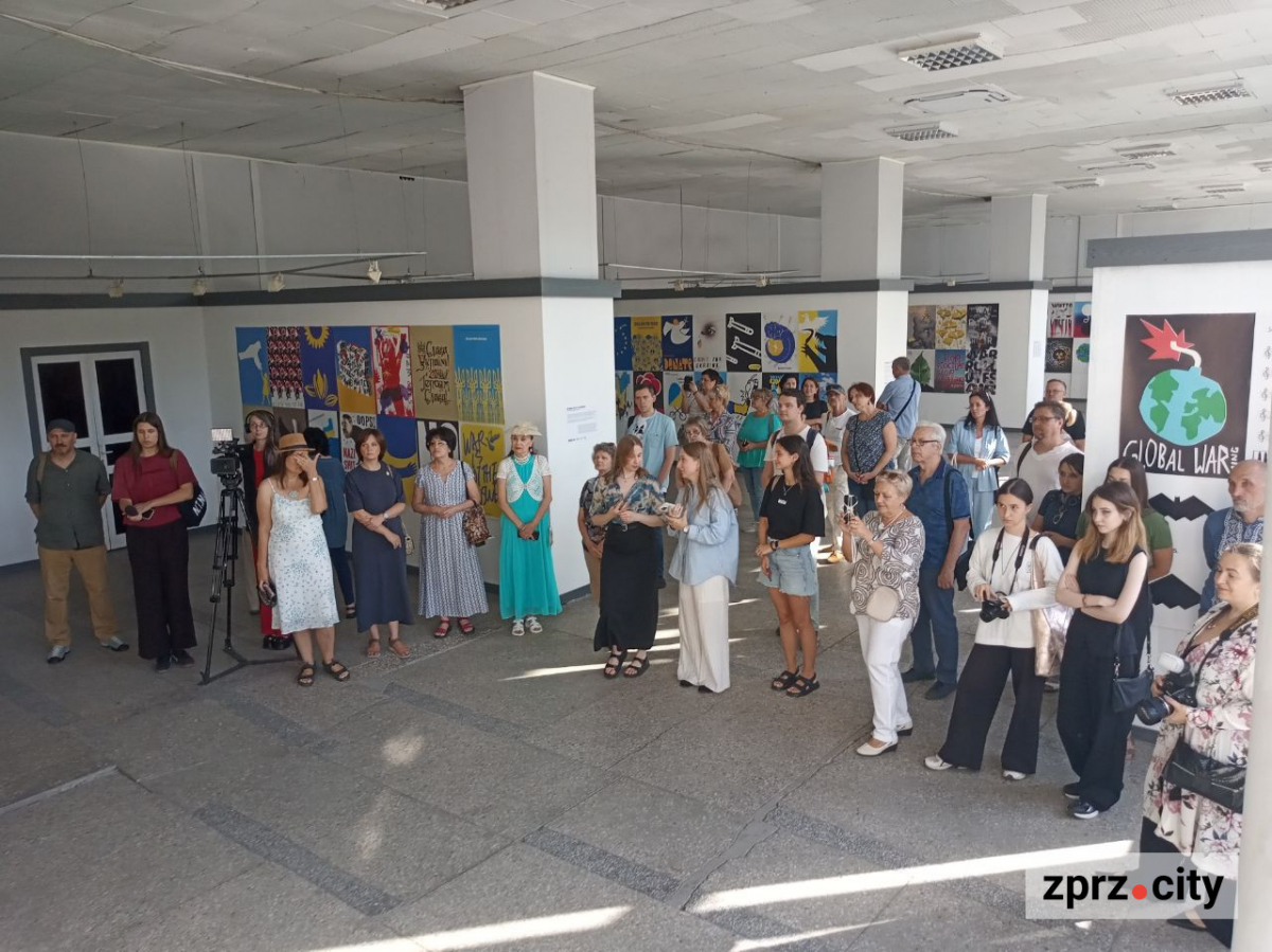 На місці Виставкової зали Спілки художників у Запоріжжі відкрили муніципальну галерею - фото