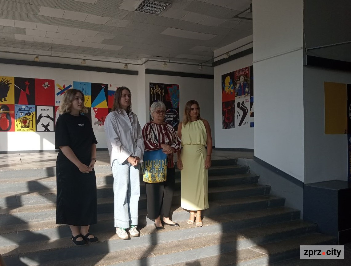 На місці Виставкової зали Спілки художників у Запоріжжі відкрили муніципальну галерею - фото