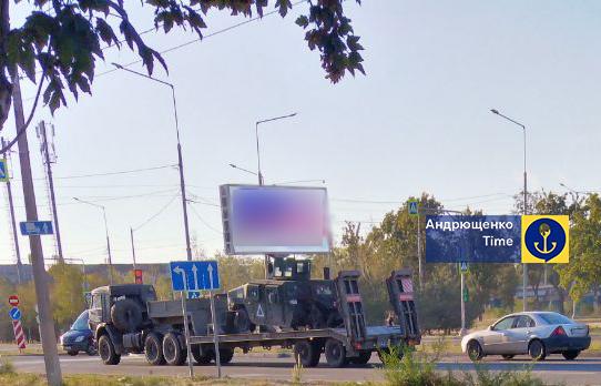 На Запоріжжі рф перекидає пошкоджену техніку і боєкомплект (фото)