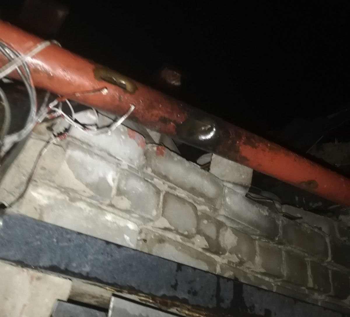 Обстріли зруйнували газопровід - у Запоріжжі мешканці приватного сектору та багатоповерхівки залишись без газу (фото)